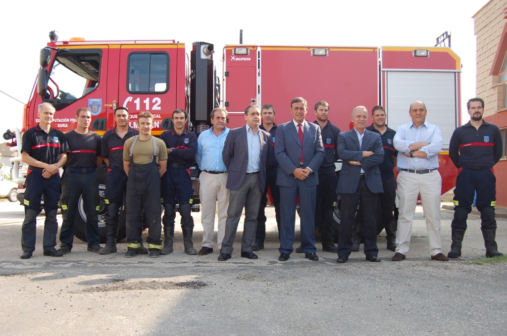 LA DIPUTACIÓN INCORPORA UN NUEVO VEHÍCULO AUTOBOMBA FORESTAL 4X4 AL PARQUE DE BOMBEROS DE ALMAZÁN
